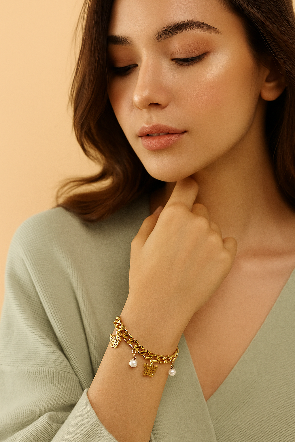 Pearl & Butterfly Bracelet - Mirellien Jewelry