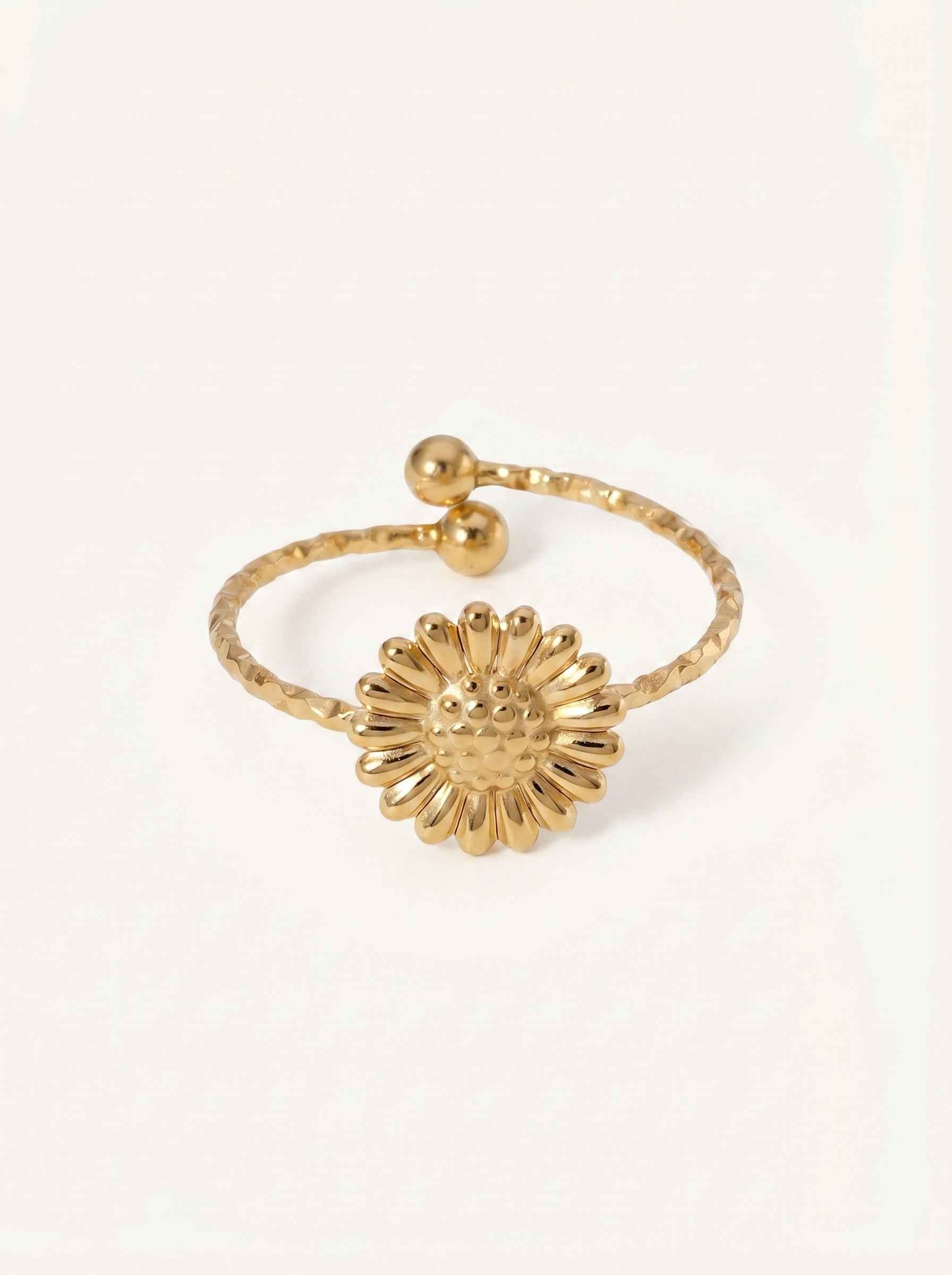 The Marguerite Ring - Mirellien Jewelry