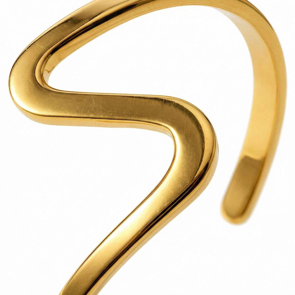 The Lune Bangle