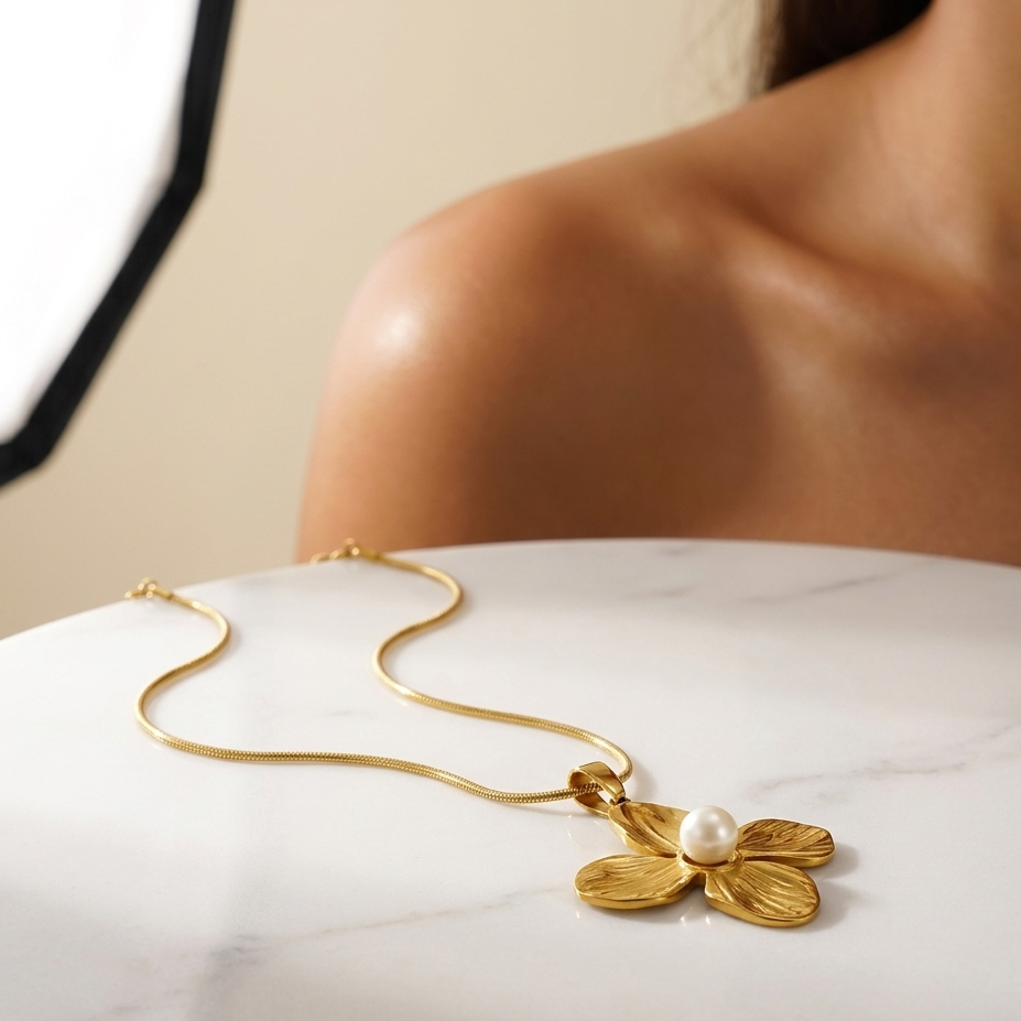 The Flore Necklace