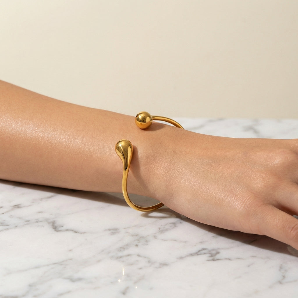 The Goutte Cuff