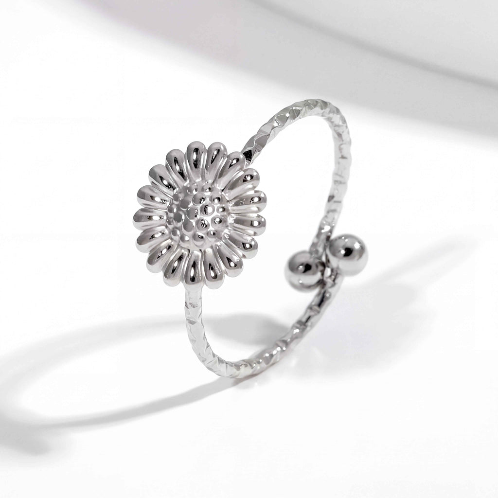 The Marguerite Ring - Mirellien Jewelry