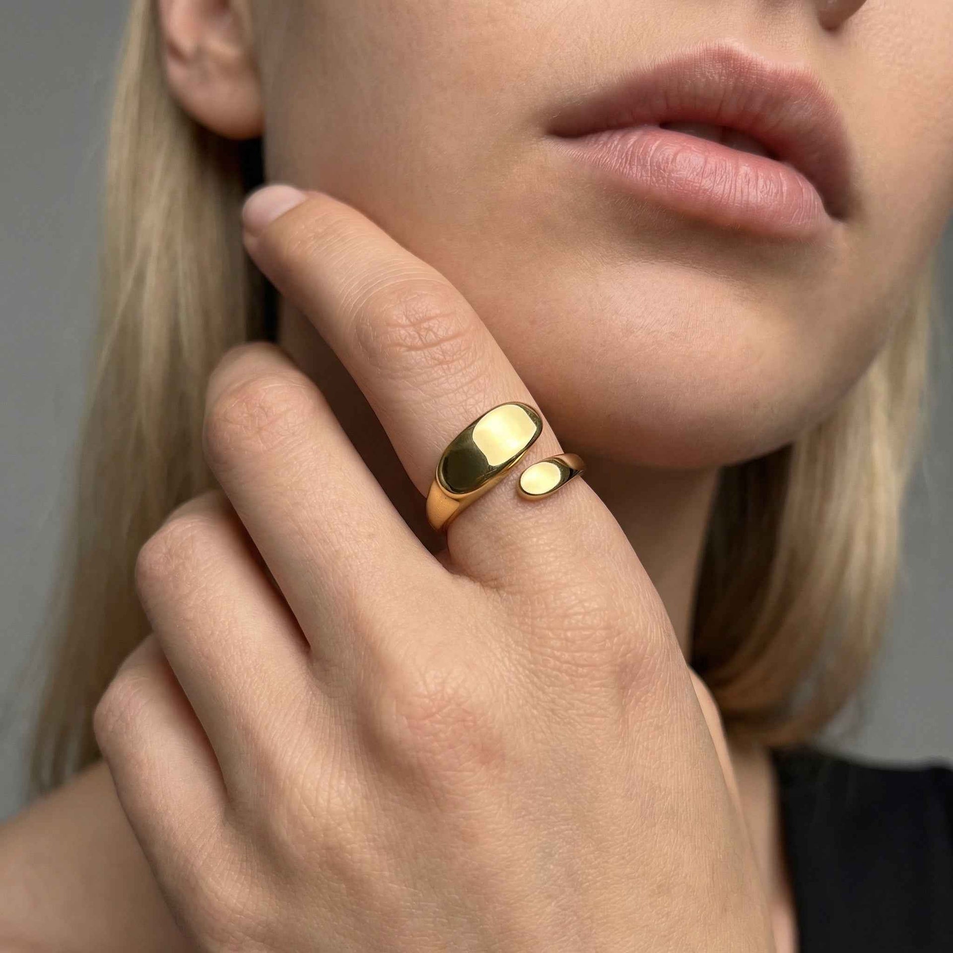 The Ligne Ring - Mirellien Jewelry