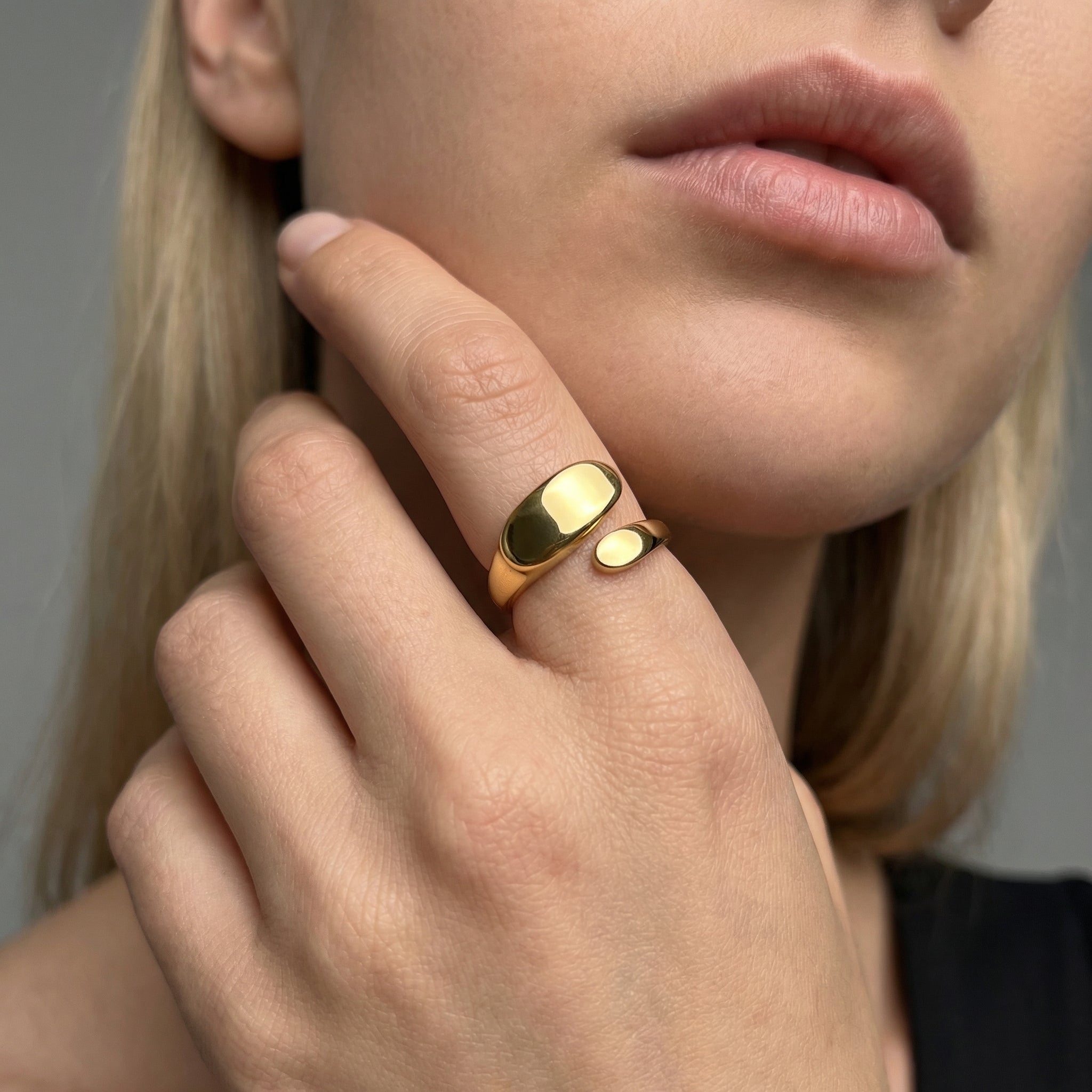 The Ligne Ring