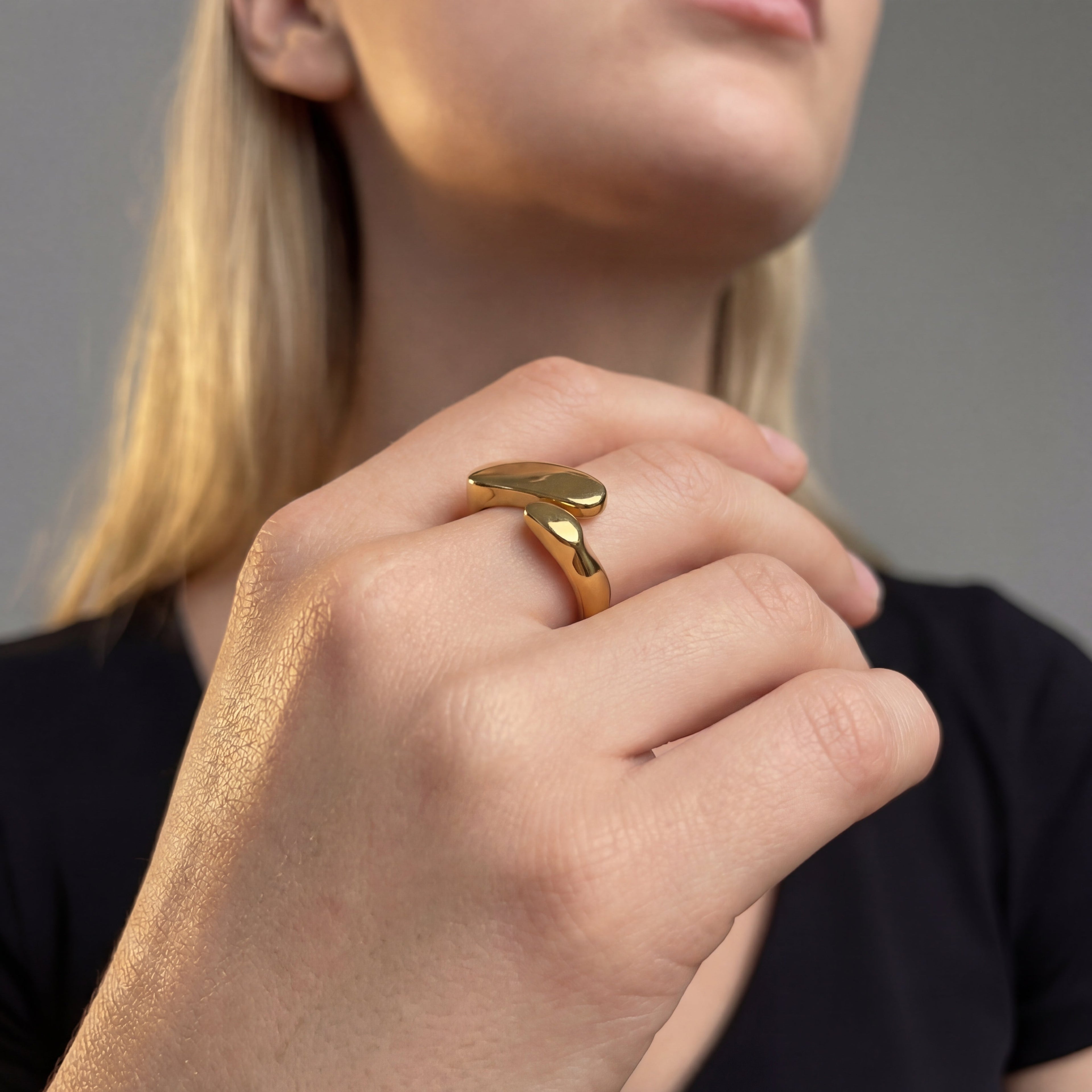 The Ligne Ring