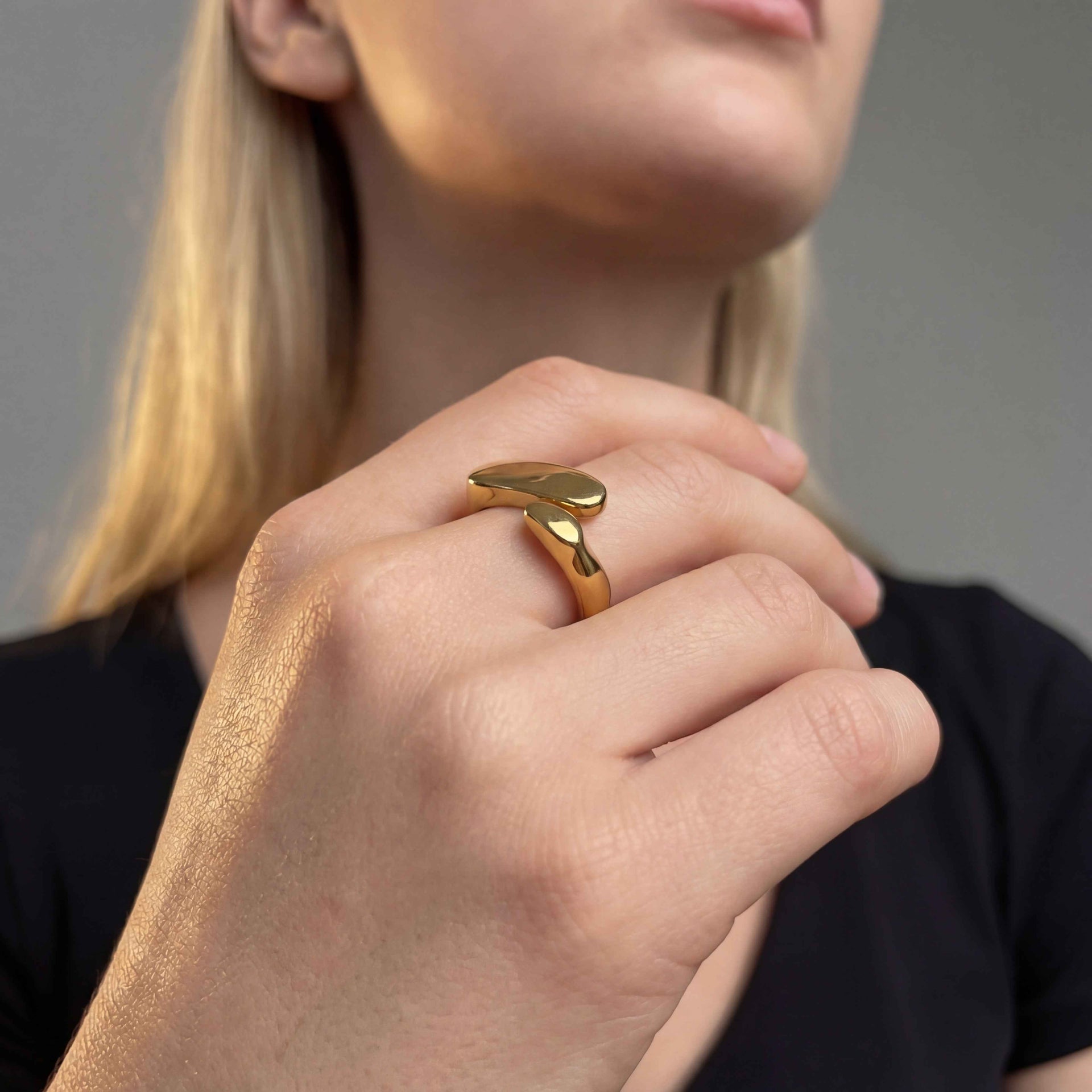 The Ligne Ring - Mirellien Jewelry