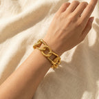 The Chaîne Cuff