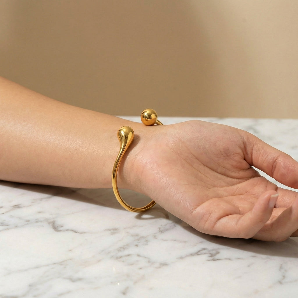 The Goutte Cuff