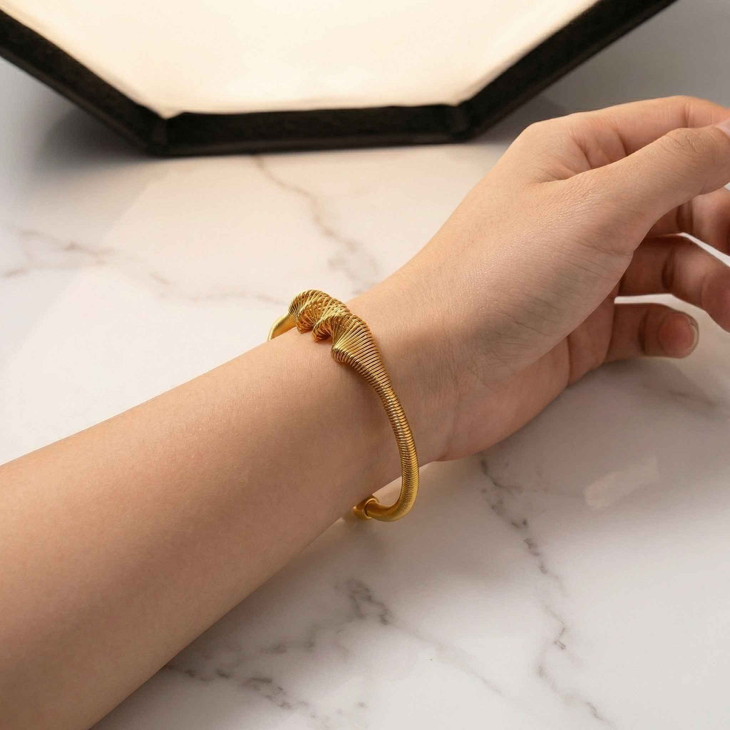 The Spirale Bangle