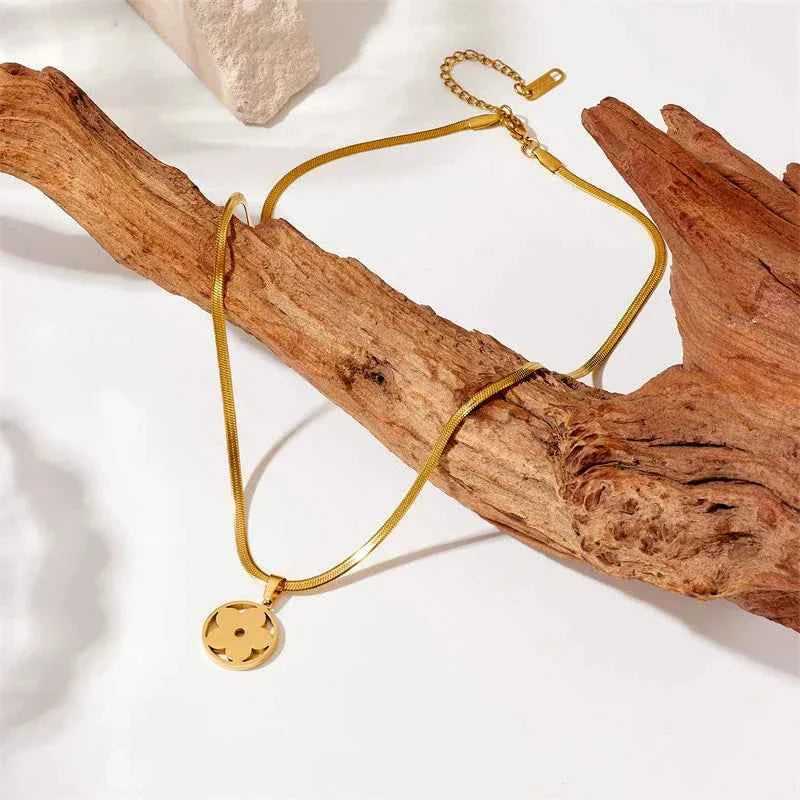 Flower Pendant Necklace