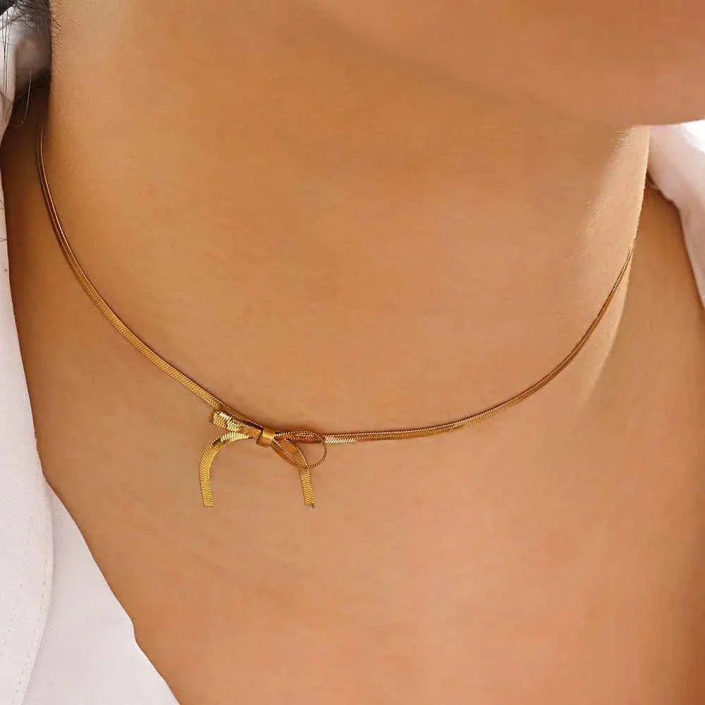 Bow Pendant Clavicle Necklace