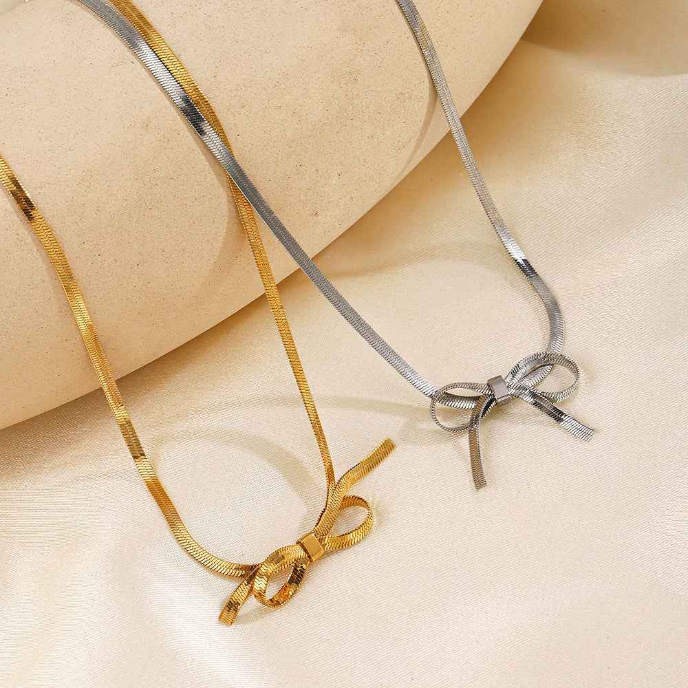 Bow Pendant Clavicle Necklace