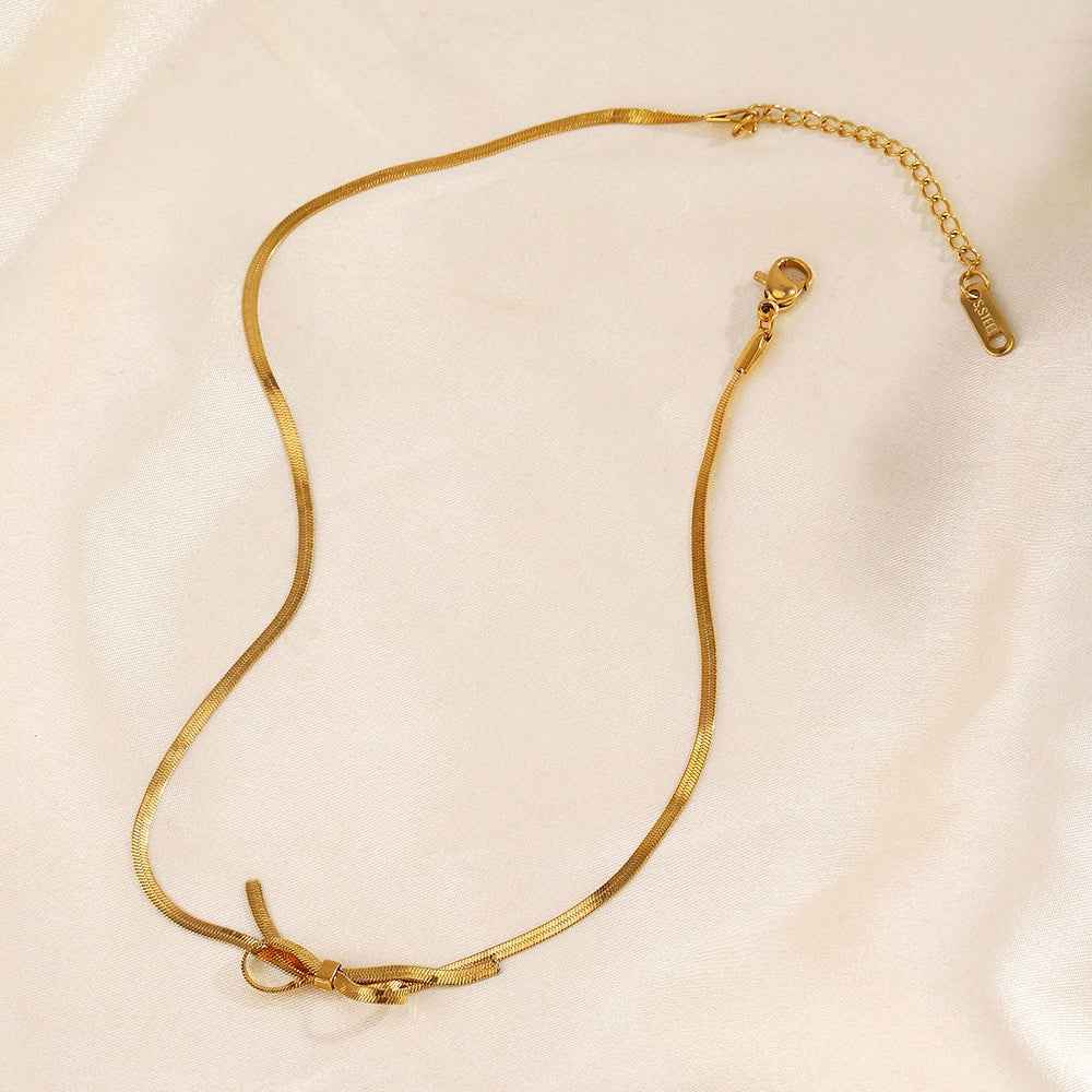 Bow Pendant Clavicle Necklace