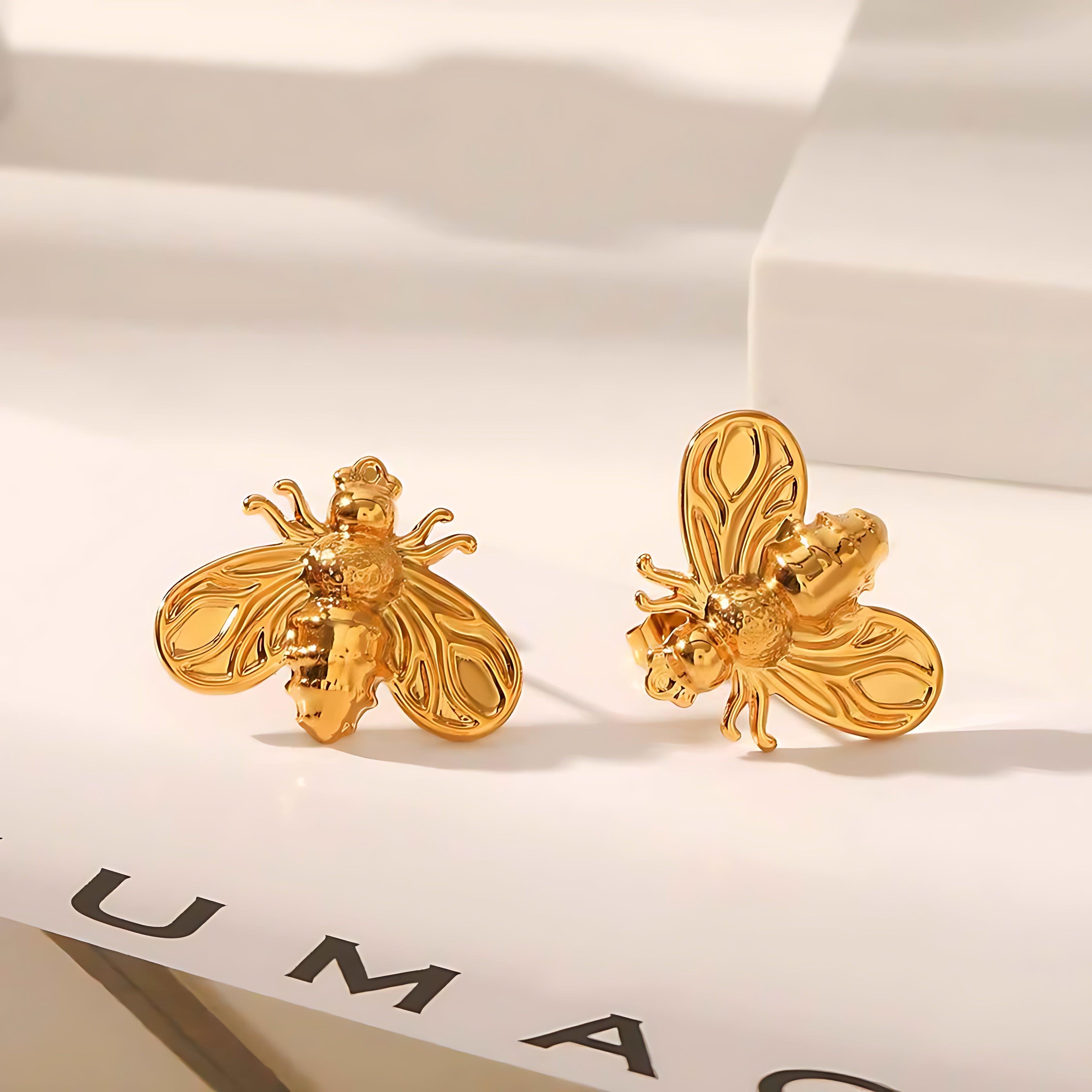 Bee Earrings - Mirellien Jewelry