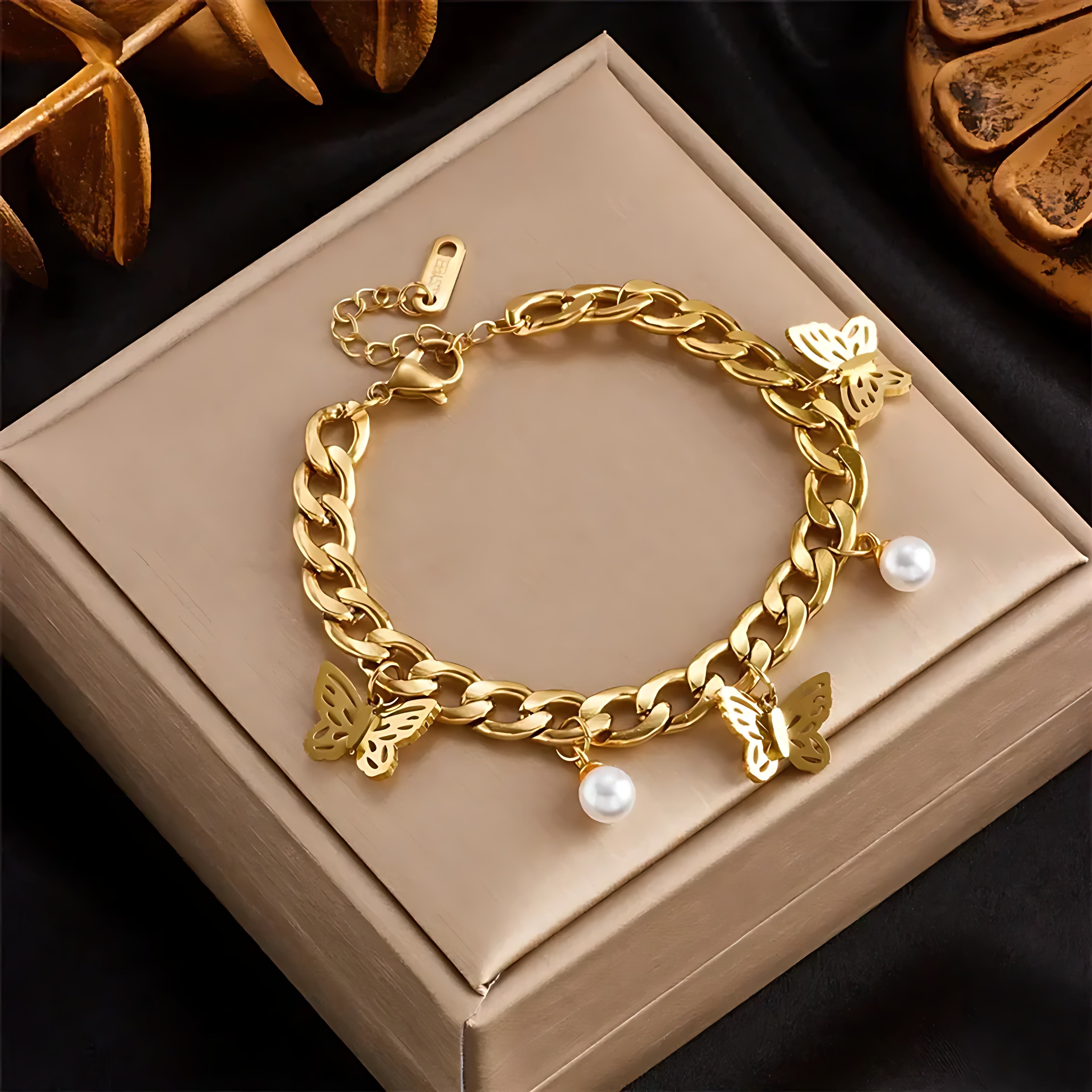 Pearl & Butterfly Bracelet - Mirellien Jewelry