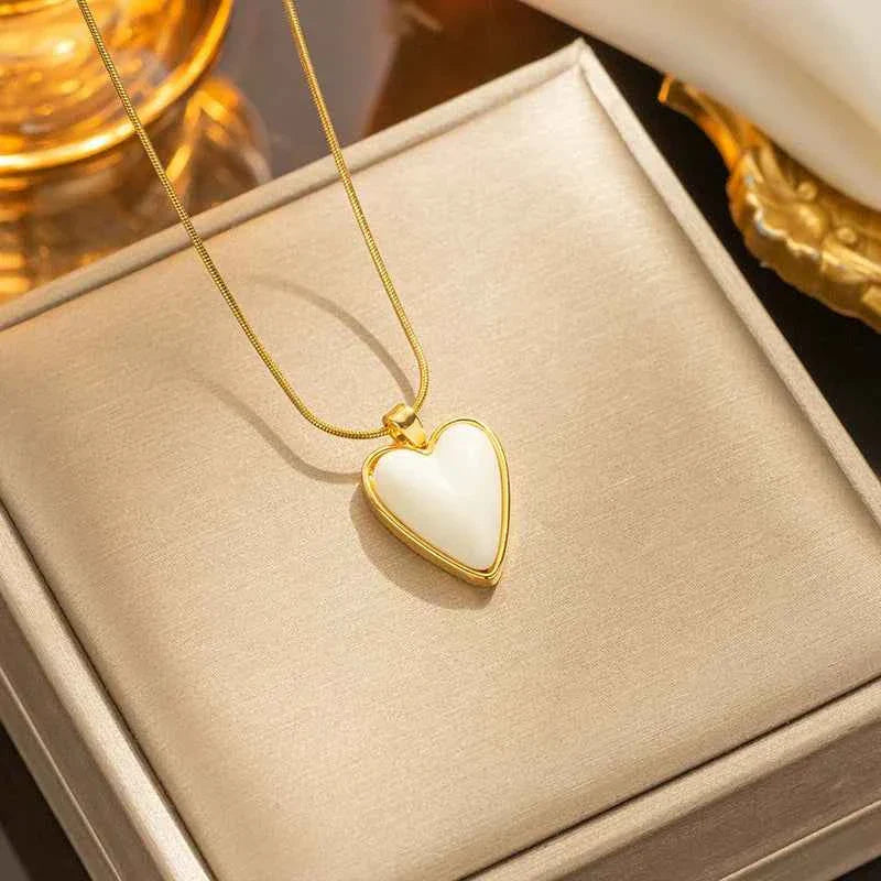 Pearl Pendant Geometric Necklace