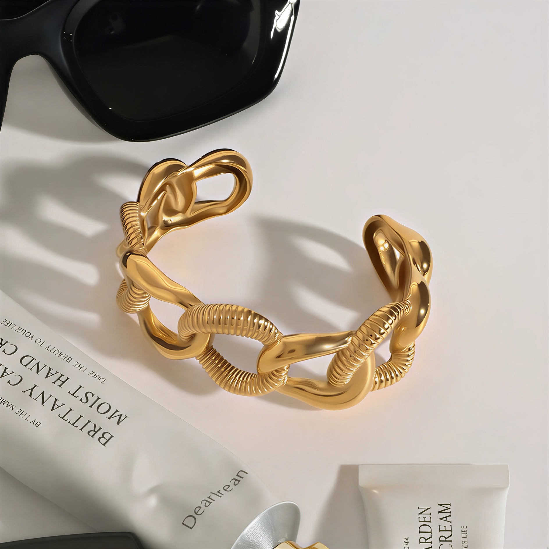 The Chaîne Cuff